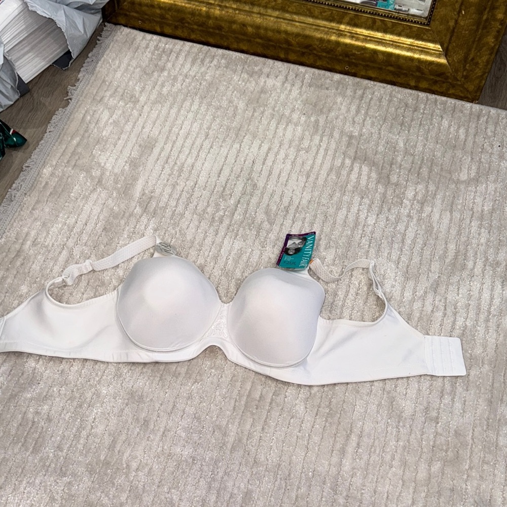 Vanity Fair 38DD White Bra NWT